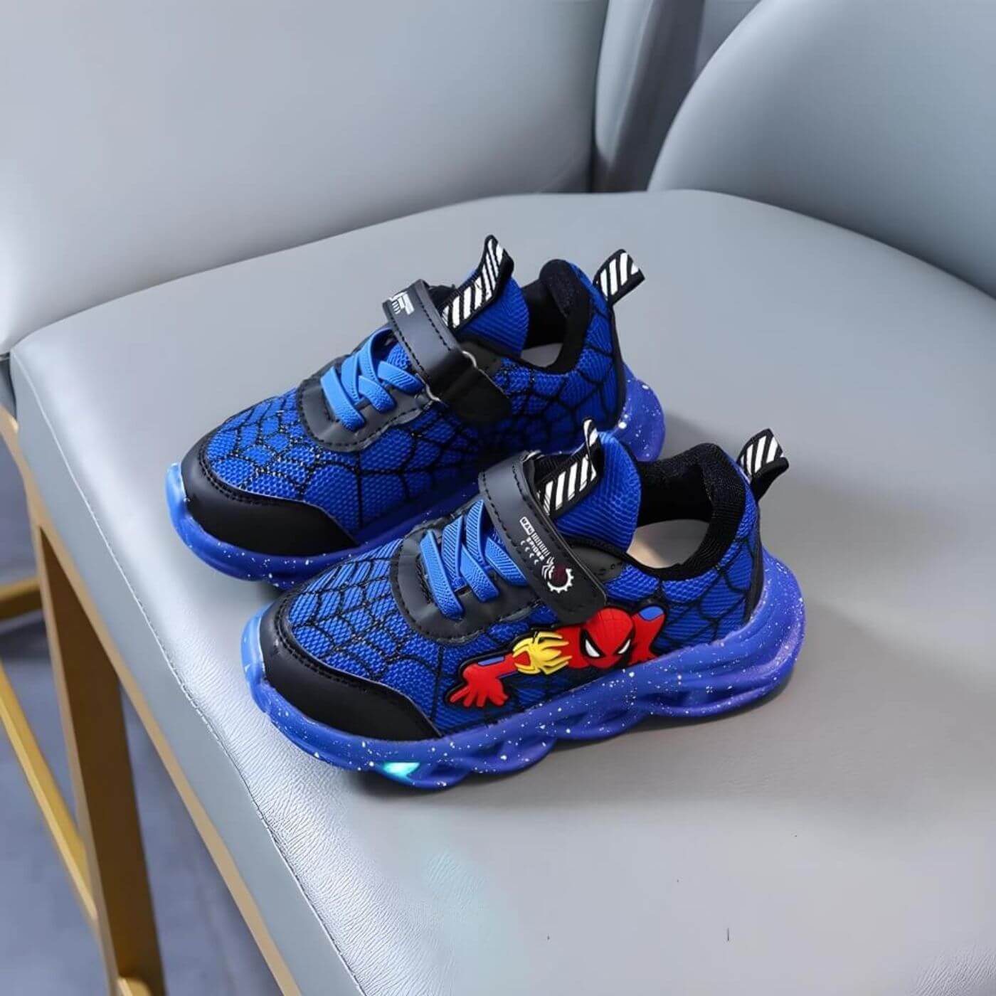 SpiderKickz™ - Superhelt LED-sneakers for Barn