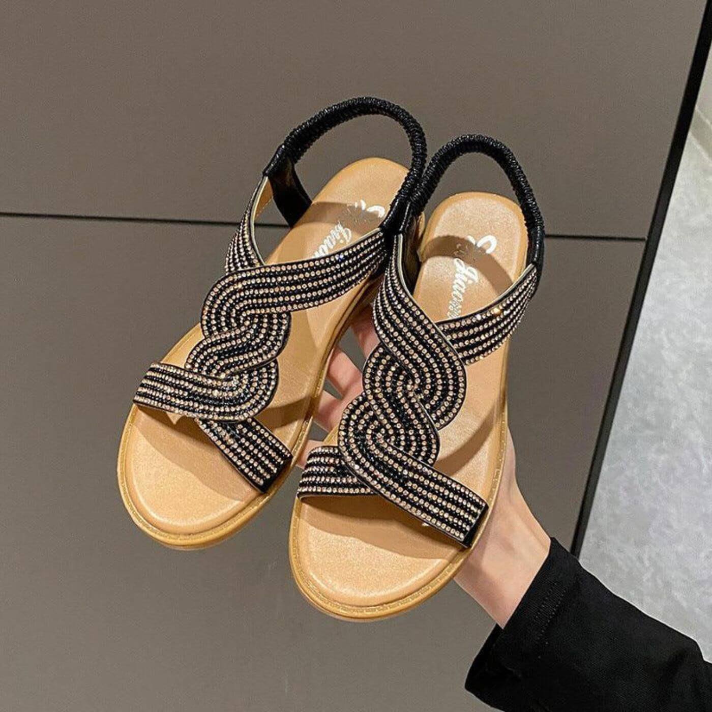 Hanne™ – Elegante Kilehælsandaler med Lukket Tå og Ortopedisk Støtte